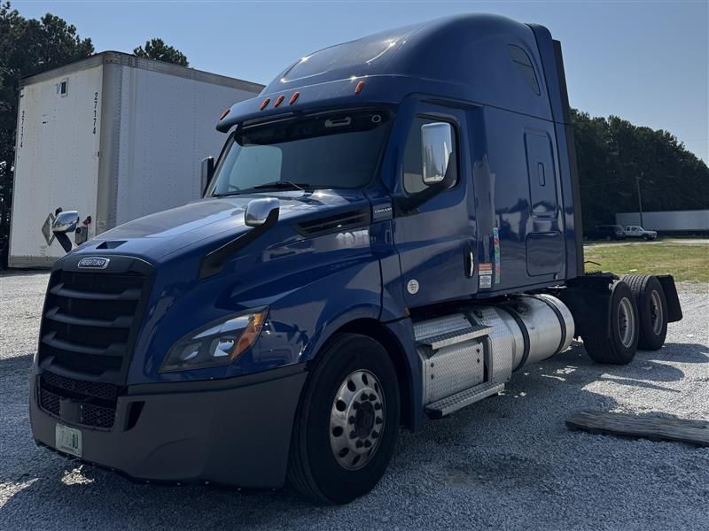 2020 Freightliner CA126