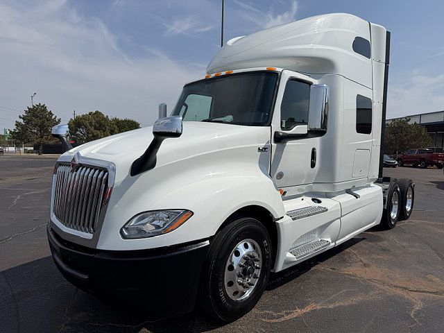 2022 International LT625