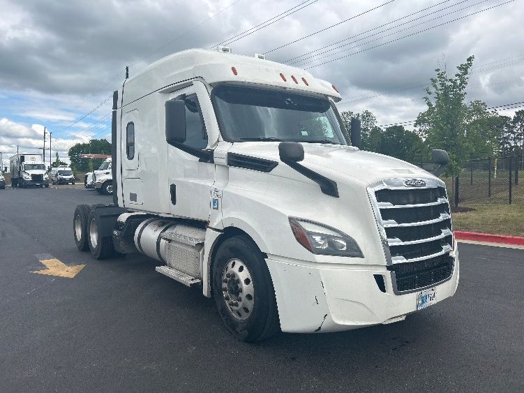 2021 Freightliner CA126