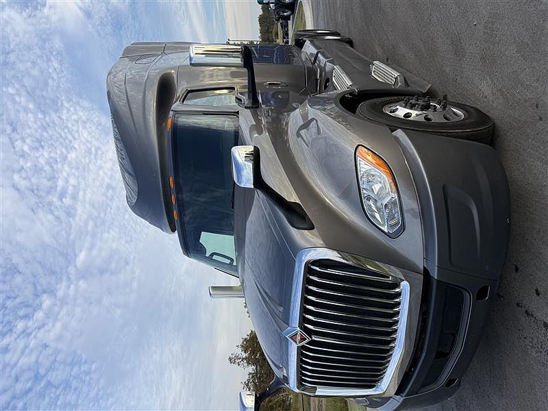 2022 International LT625