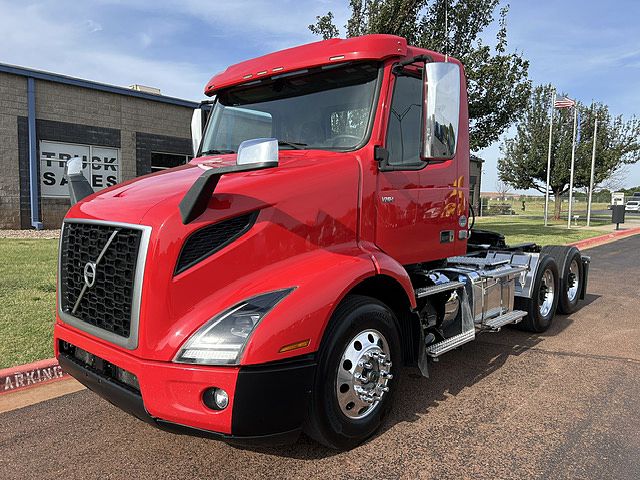 2022 Volvo VNR300