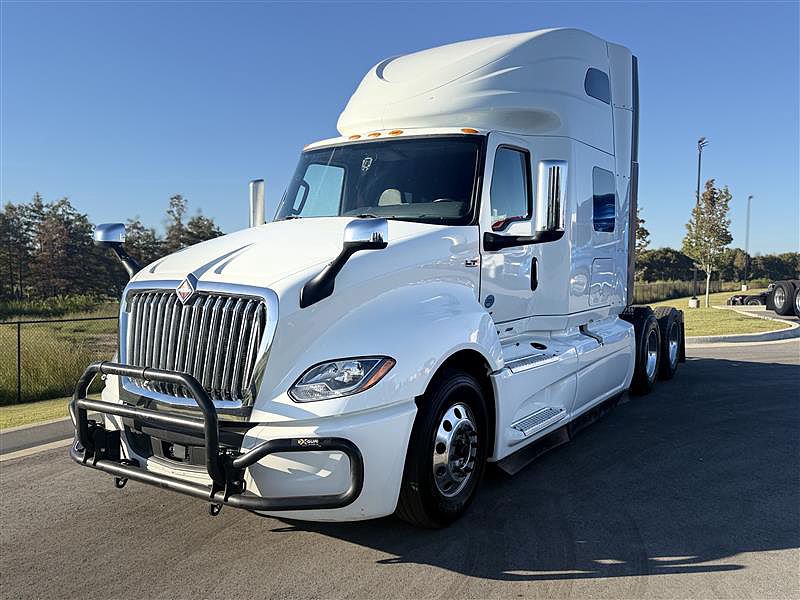 2022 International LT625