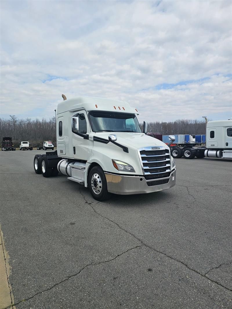 2020 Freightliner CA126