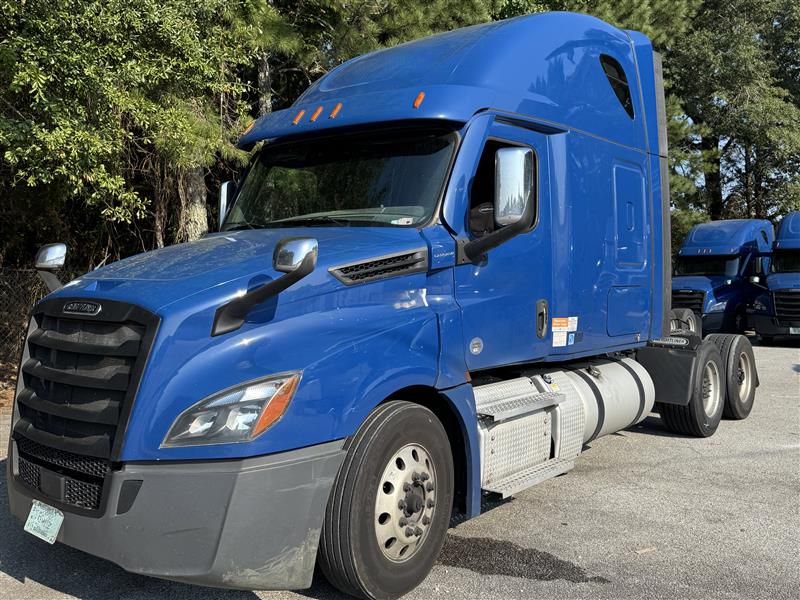 2020 Freightliner CA126