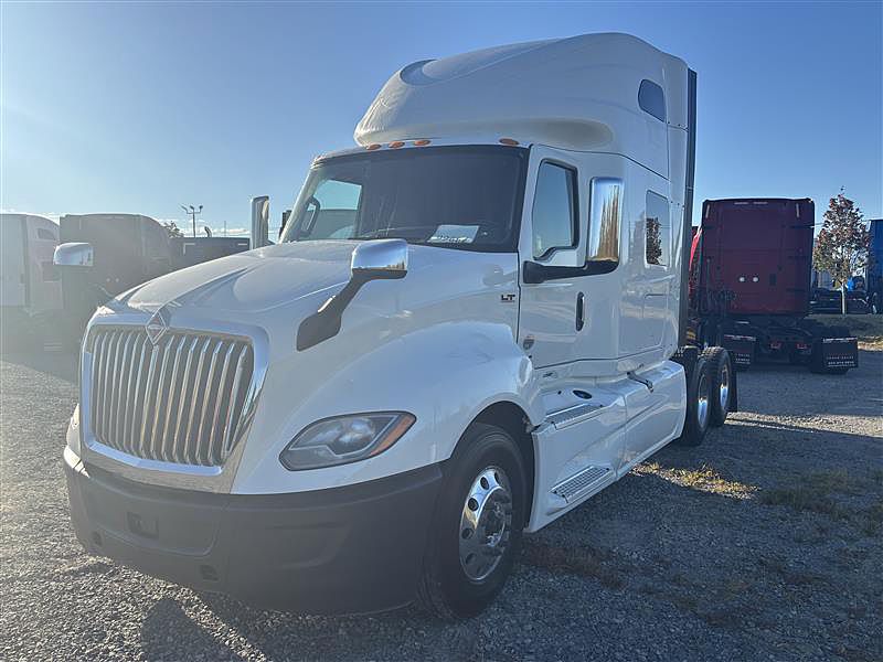 2022 International LT625