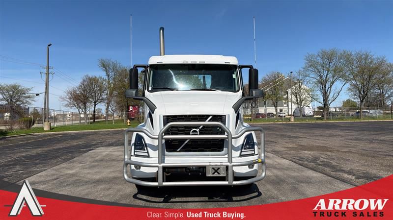 2023 Volvo VNR64T300