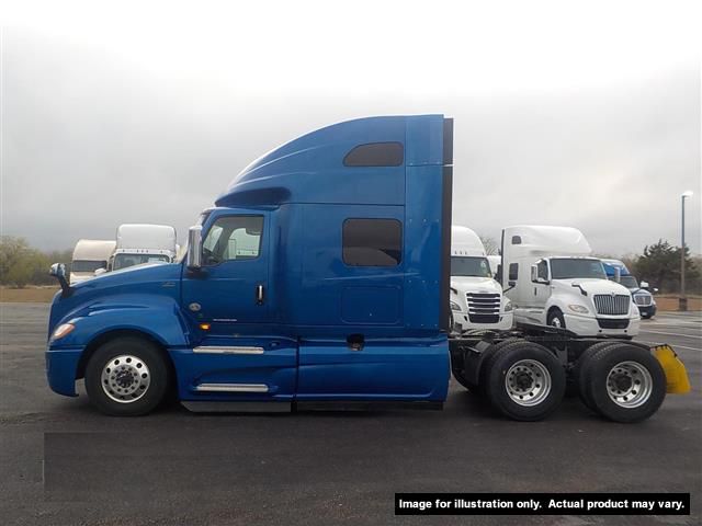 2021 Freightliner CA126