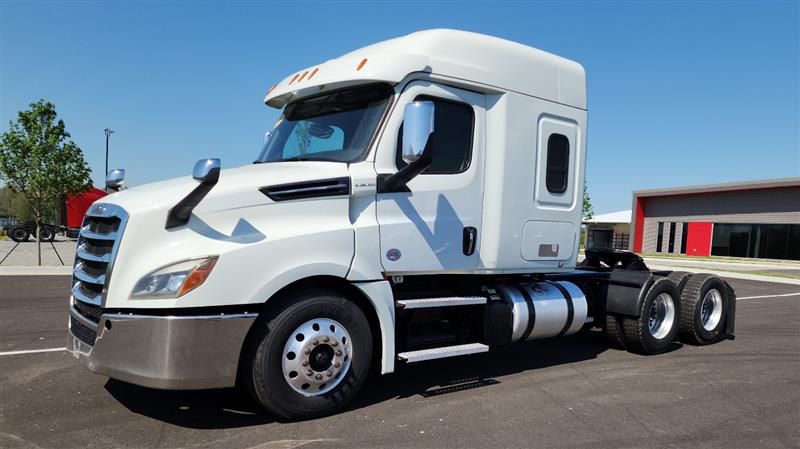 2020 Freightliner CA126