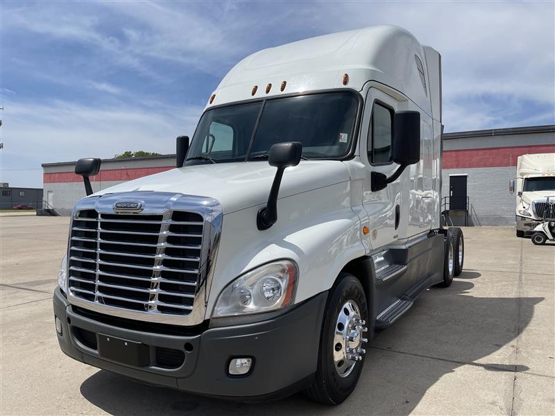 Freightliner CASCADIA EVOLUTION Semi Trucks For Sale