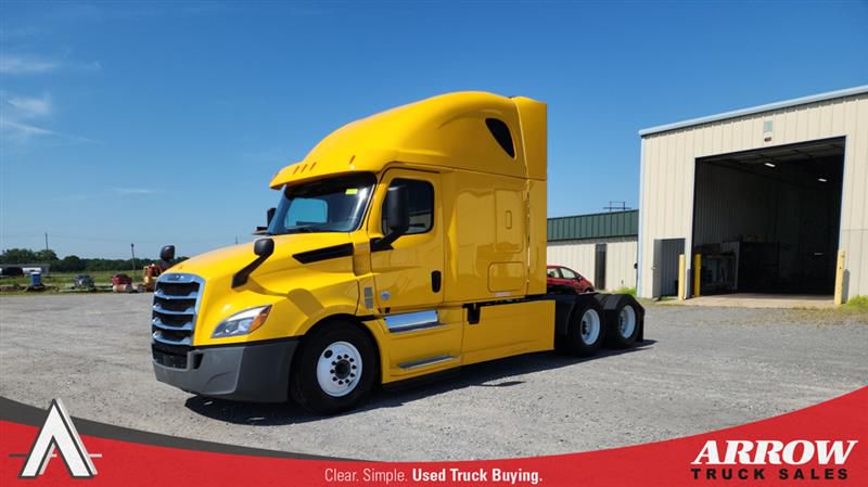 2020 Freightliner CA126