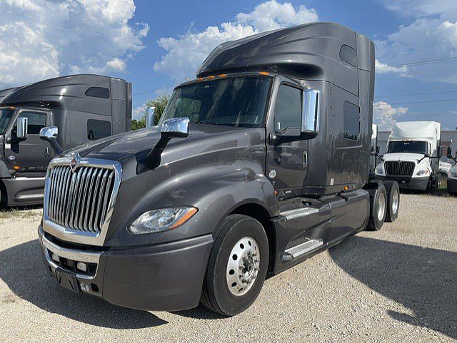 2021 International LT625