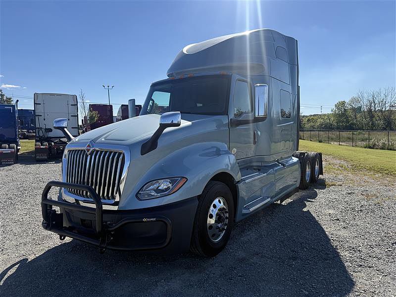 2022 International LT625
