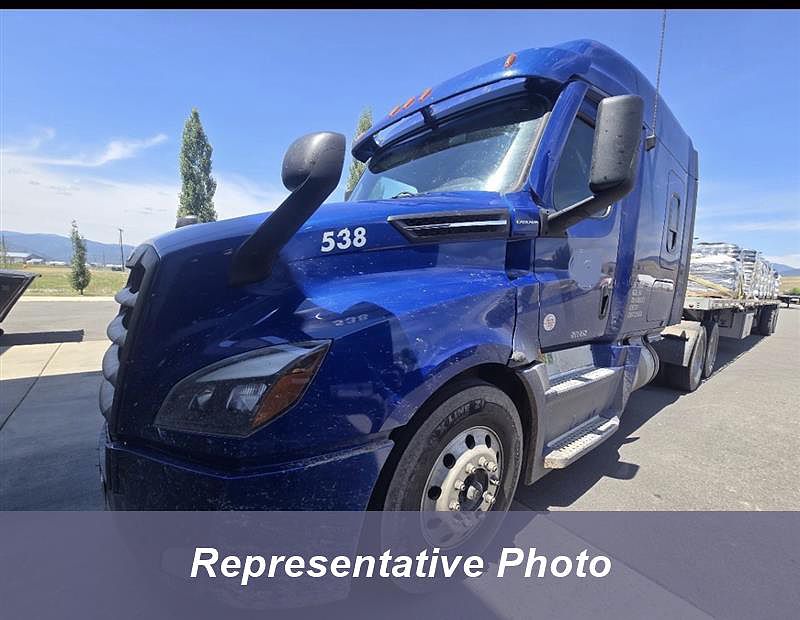 2022 Freightliner CA126