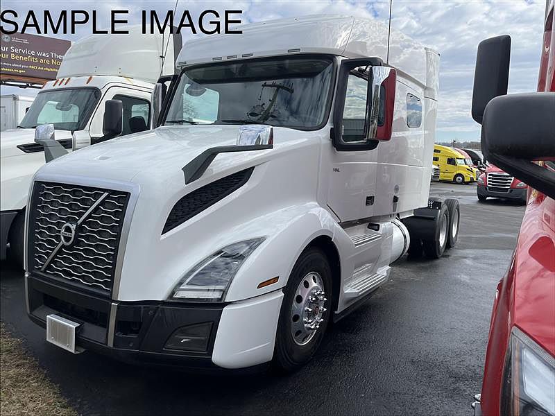 2021 Volvo VNR740