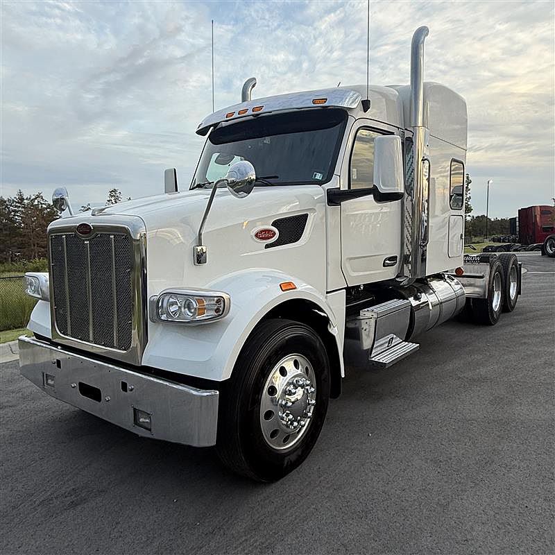 2023 Peterbilt 567