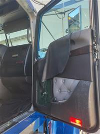 2023 Kenworth W900L 72