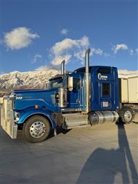 2023 Kenworth W900L 72