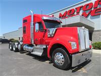 2022 Kenworth W990