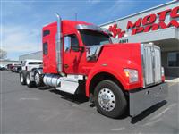 2023 Kenworth W990