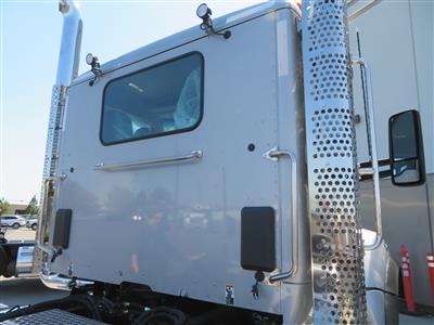 2027 Kenworth T880