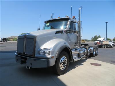 2027 Kenworth T880