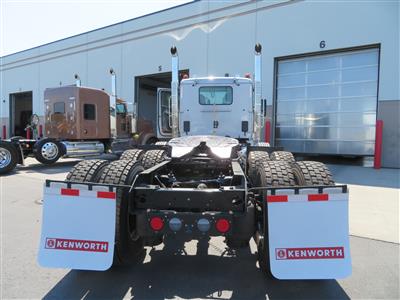 2027 Kenworth T880