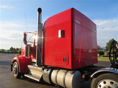 2022 Kenworth W900L