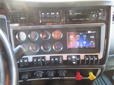 2022 Kenworth W900L