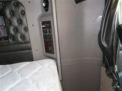 2022 Kenworth W900L