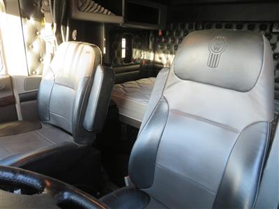 2022 Kenworth W900L