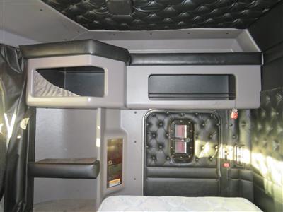2022 Kenworth W900L