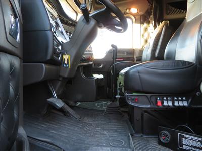 2022 Kenworth W900L