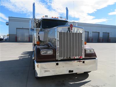 2027 Kenworth W900L 72