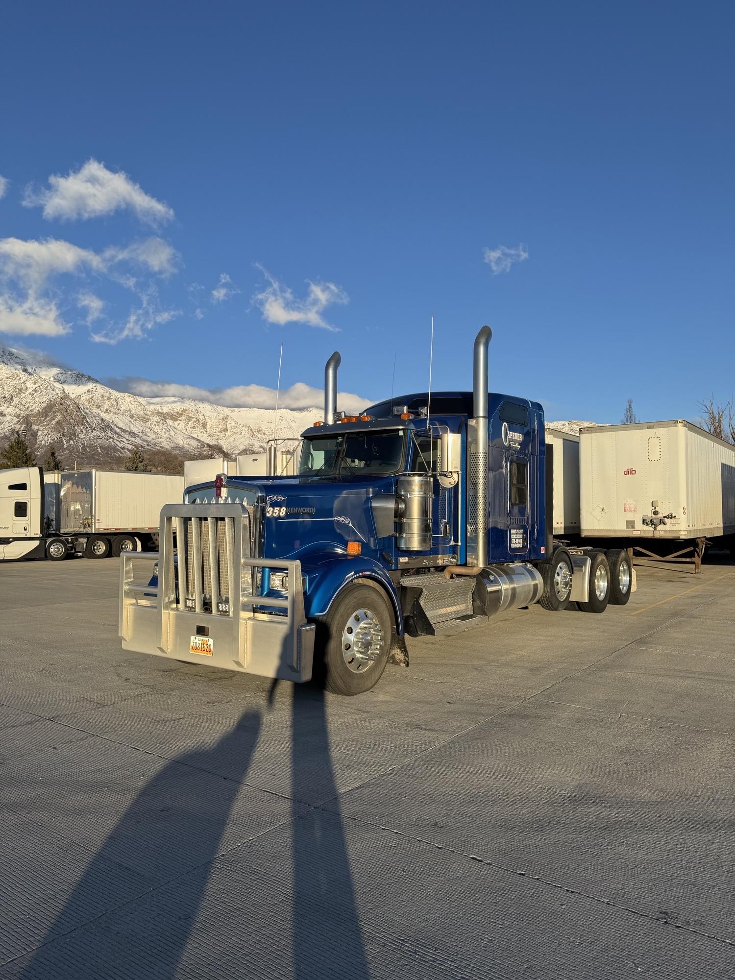 2023 Kenworth W900L 72