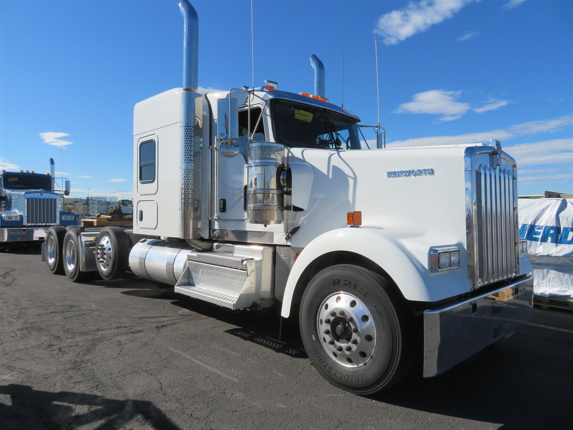 2027 Kenworth W900L 72"ACF