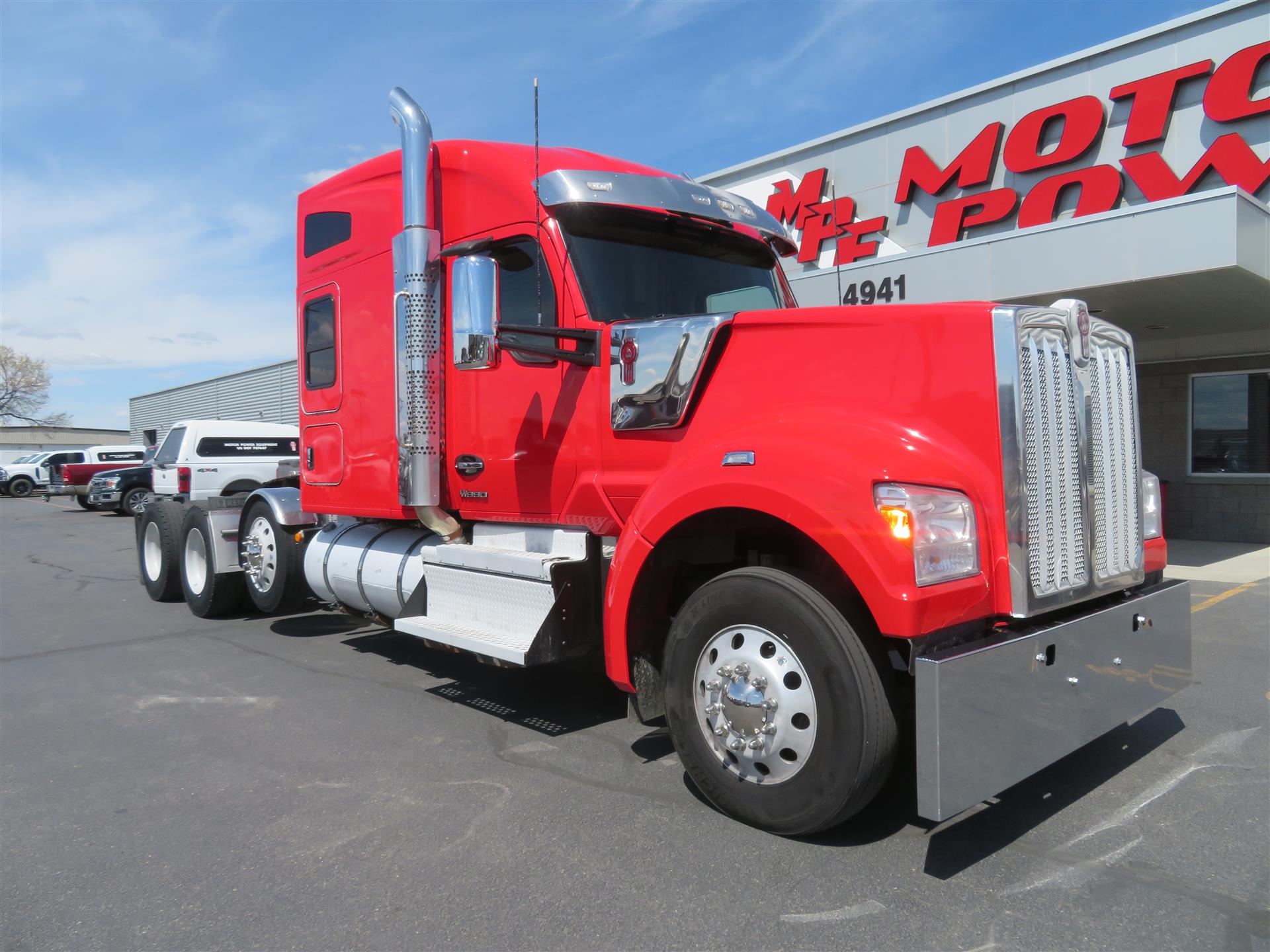 2023 Kenworth W990
