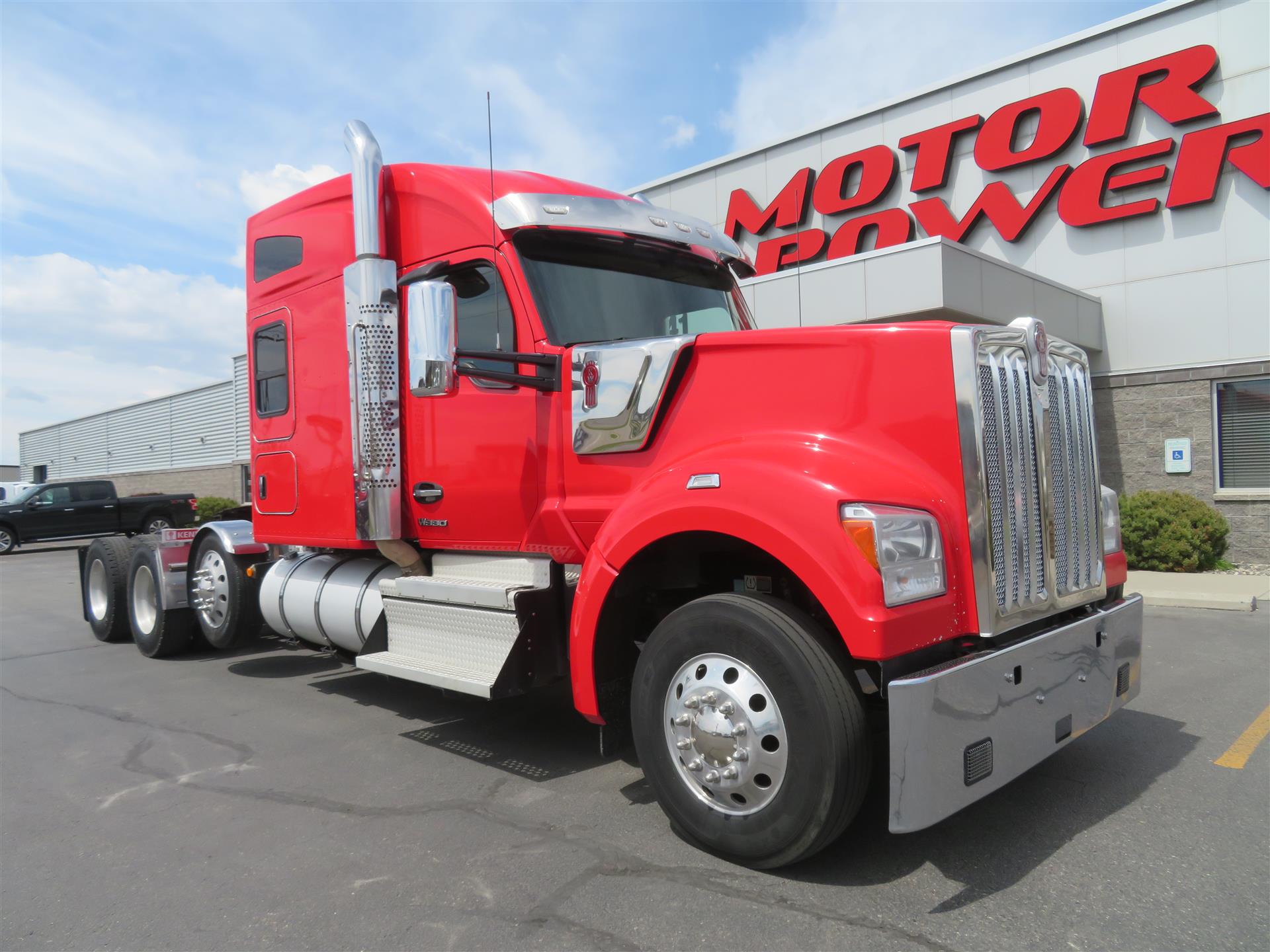 2023 Kenworth W990