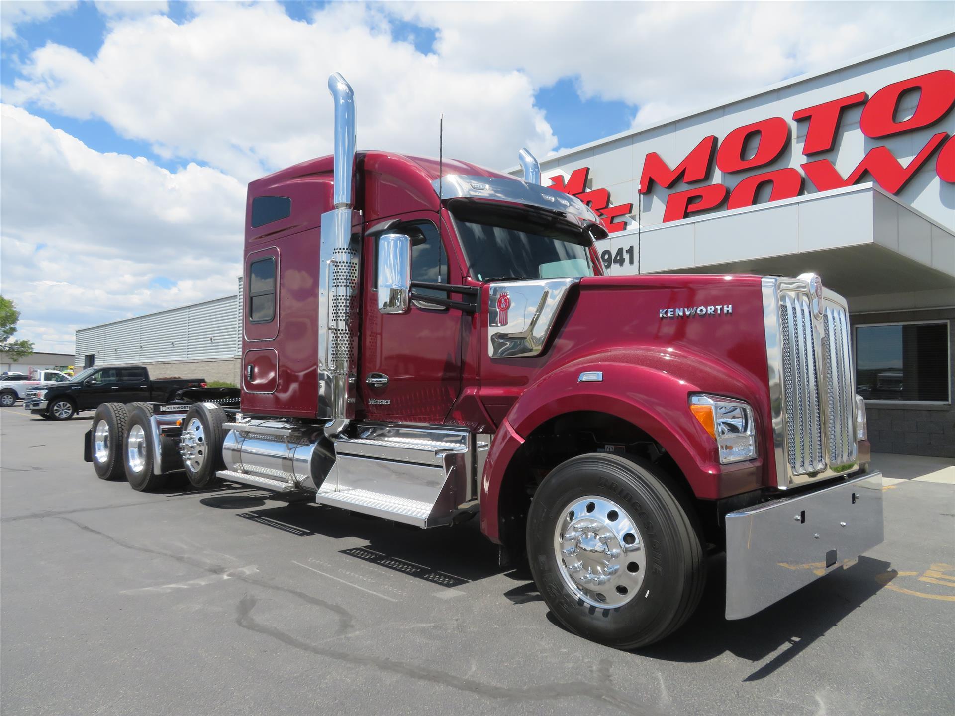 2027 Kenworth W990
