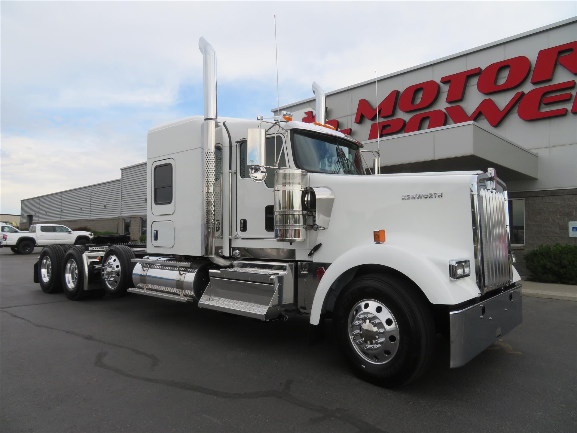 2027 Kenworth W900L 72"ACF
