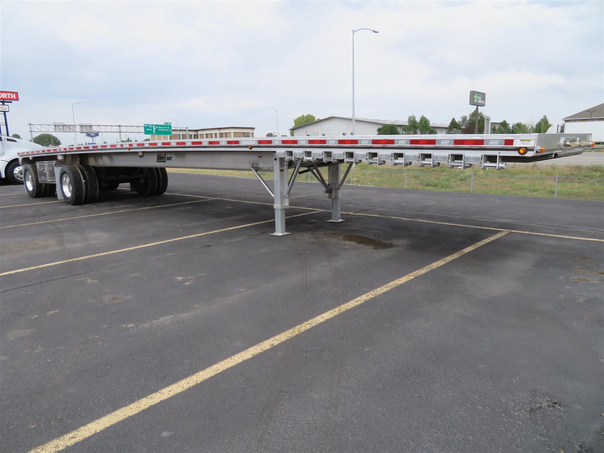 2027 East Alum Flatbed (B