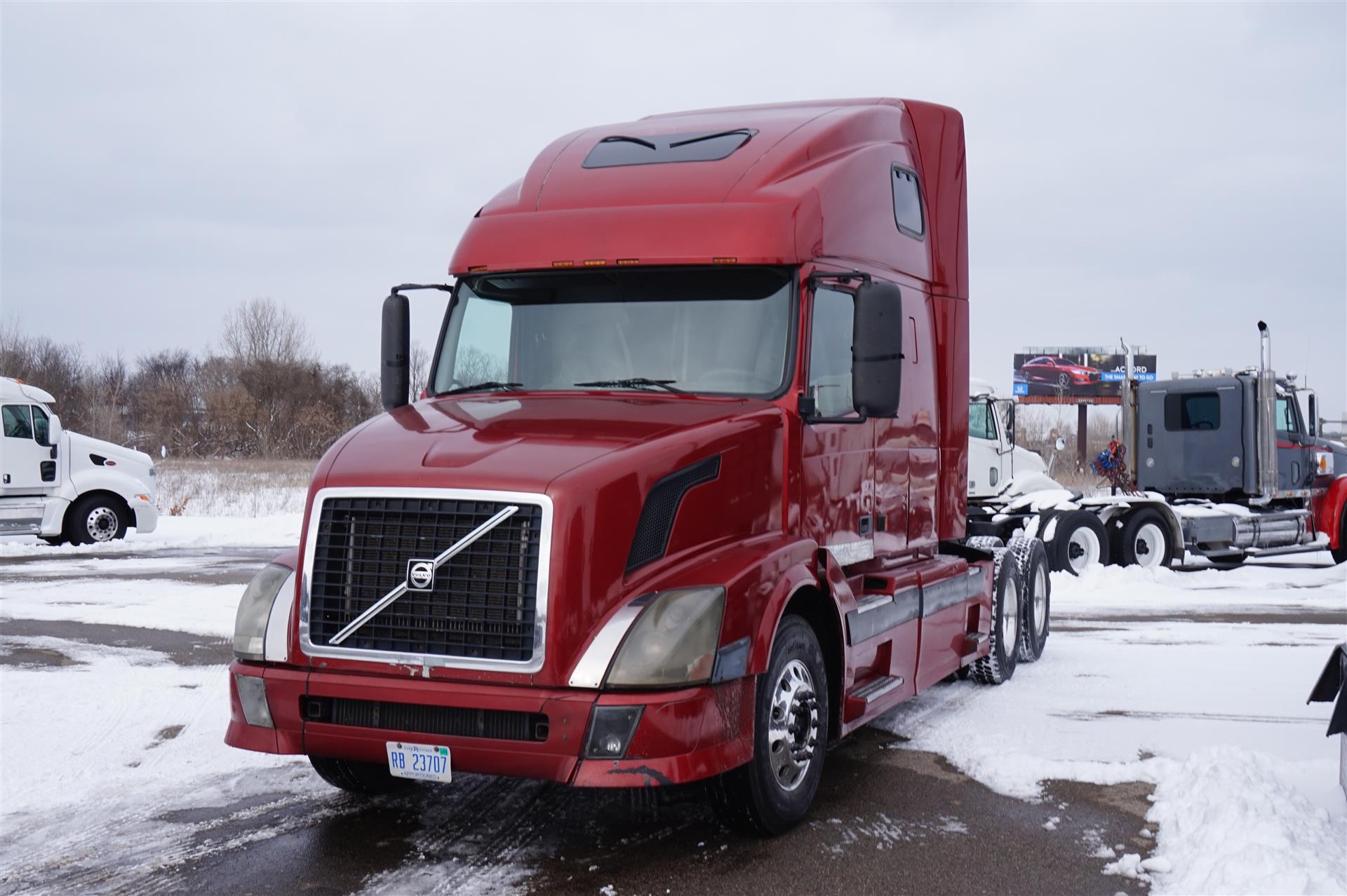 VOLVO TRACTORS SEMIS FOR SALE