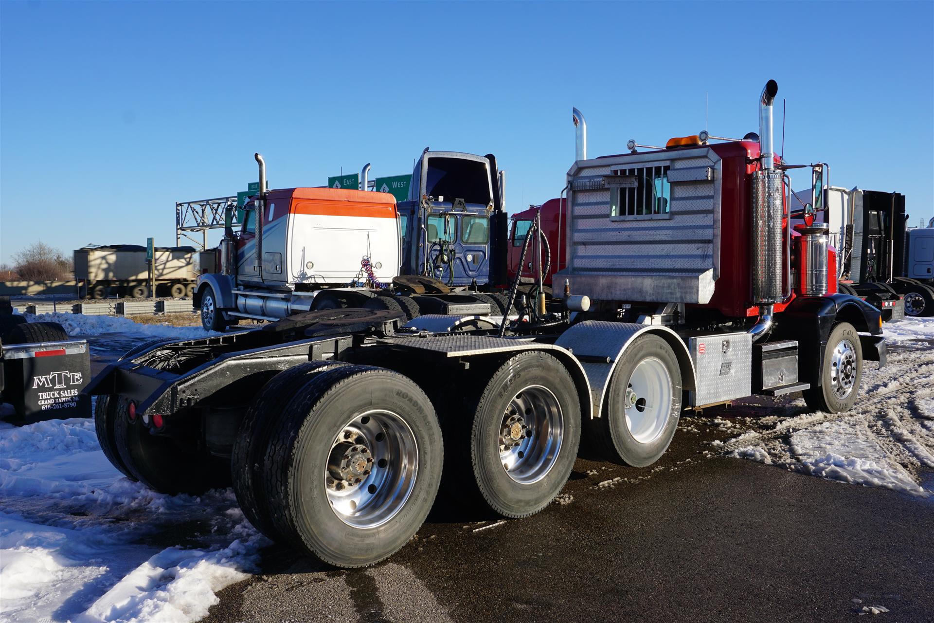 1988 Peterbilt 377 Sleeper Truck - Byron Center, MI