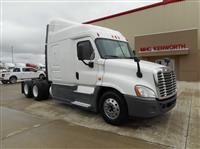 Used 2014 Freightliner CA12564SLP for Sale
