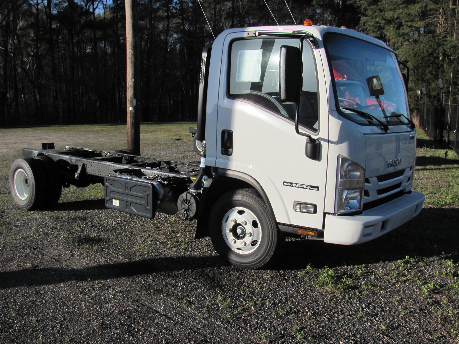 2016 ISUZU NPR-HD