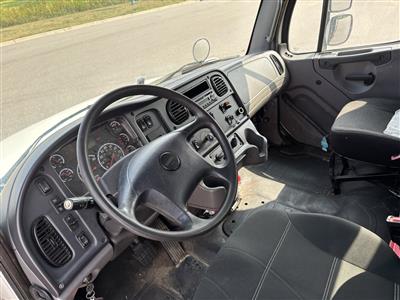 2012 Freightliner M2 106