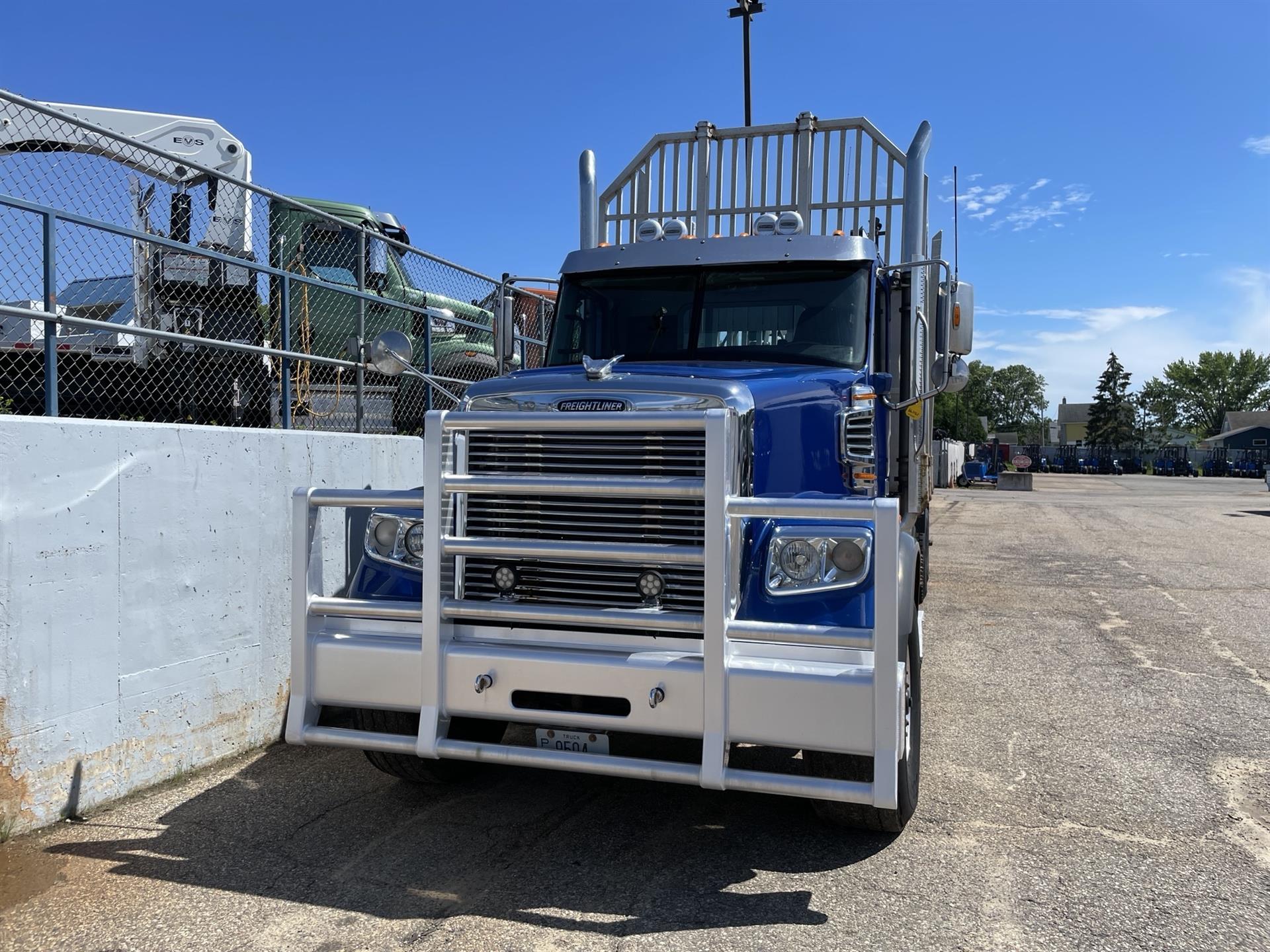 2019 Freightliner 122SD - image 4