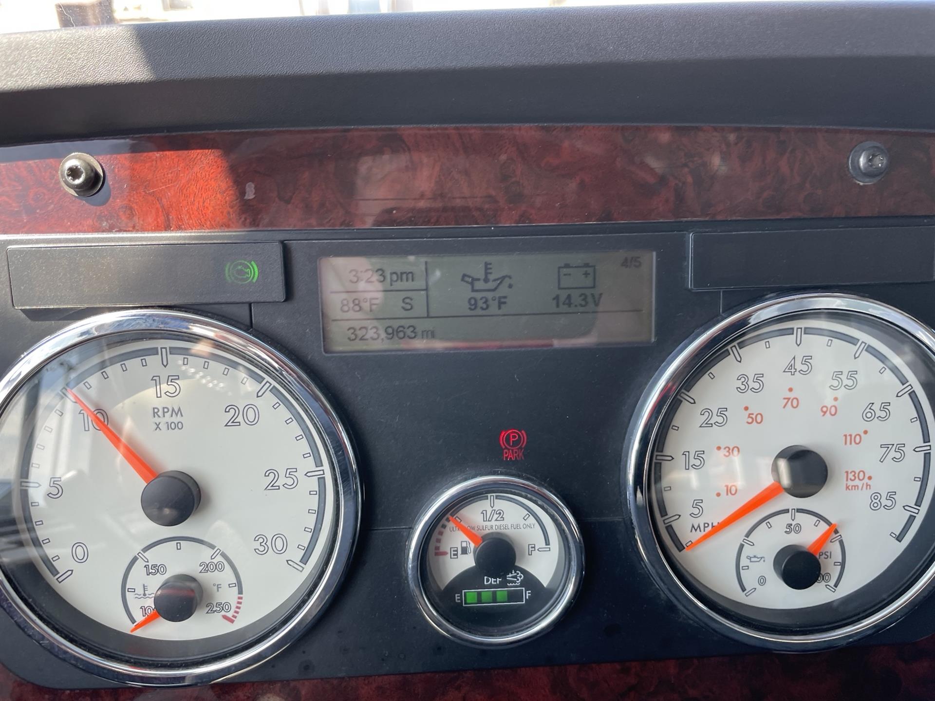 2019 Freightliner 122SD - image 6