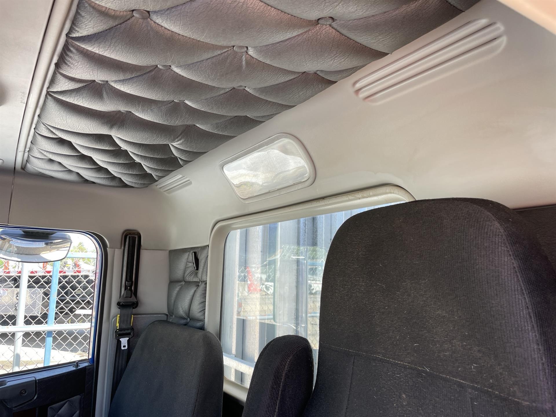 2019 Freightliner 122SD - image 7