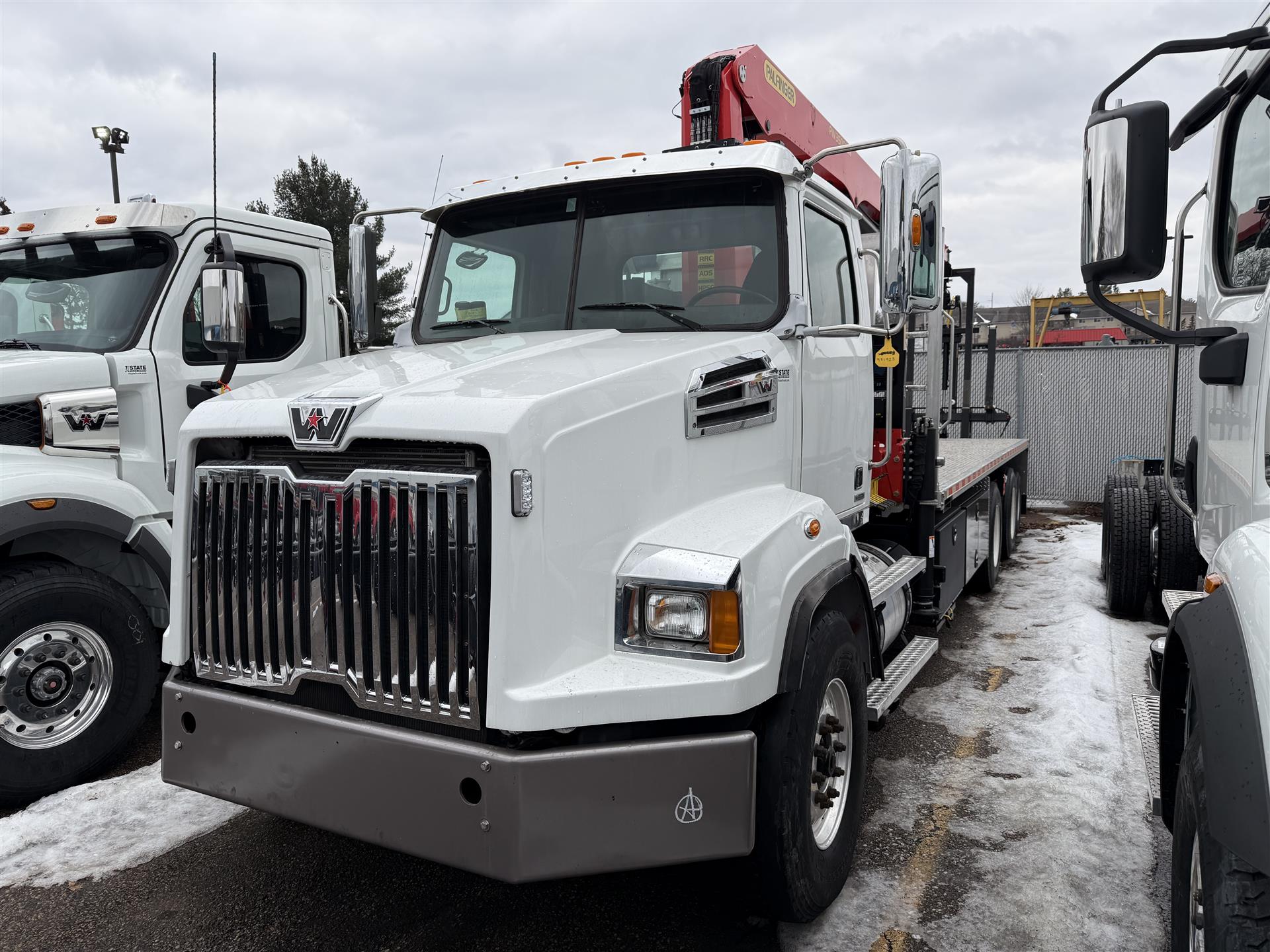 2015 Western Star 4700 - image 2