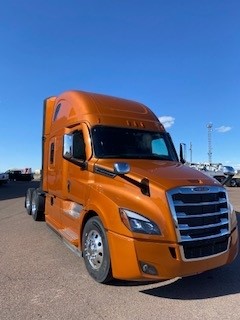 2025 Freightliner - image 2